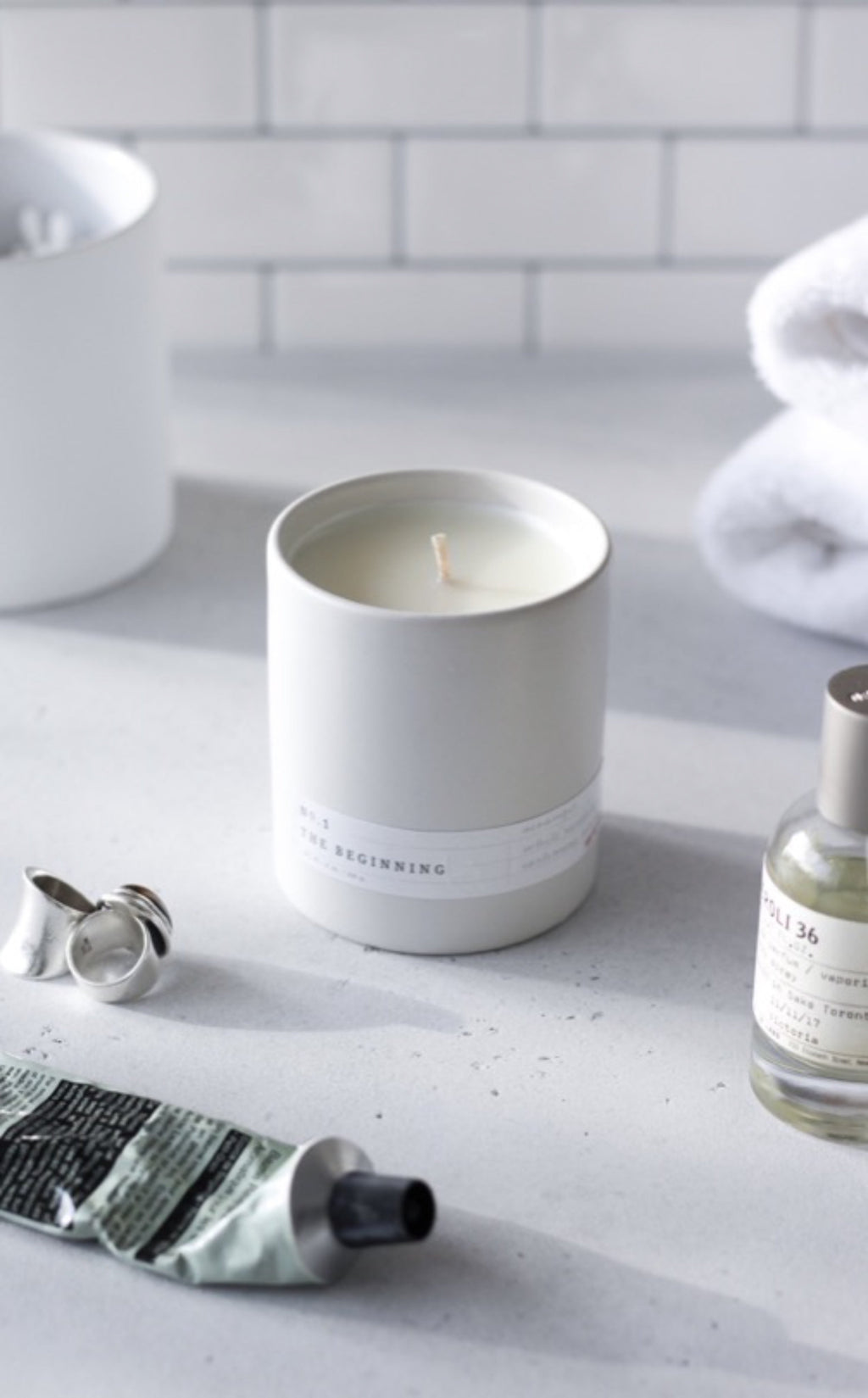 Aerangis No. 1 The Beginning Candle – Sandalwood & Orchid Signature Collection