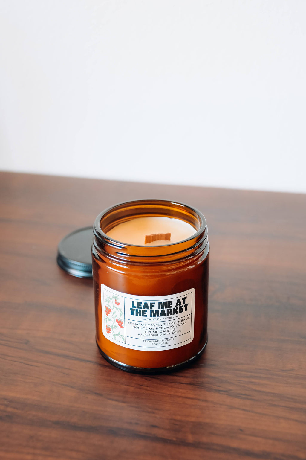 Leaf Me at the Market Candle